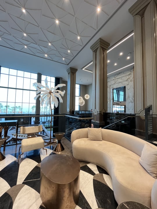 Lobby Lago Hotel
