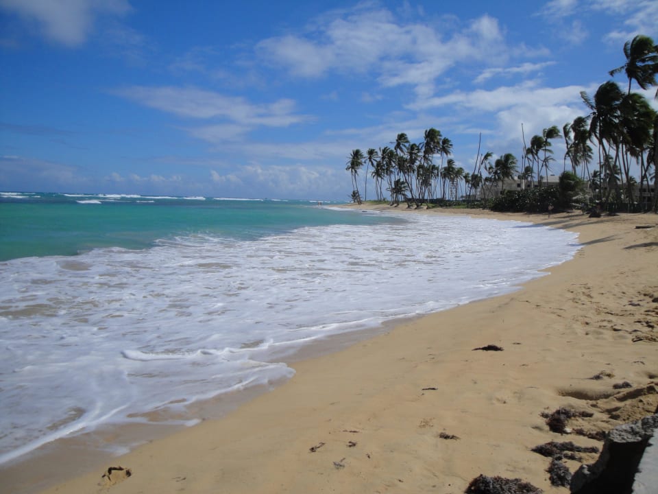 Aussicht vom Hotelstrand rechts Wyndham Alltra Punta Cana