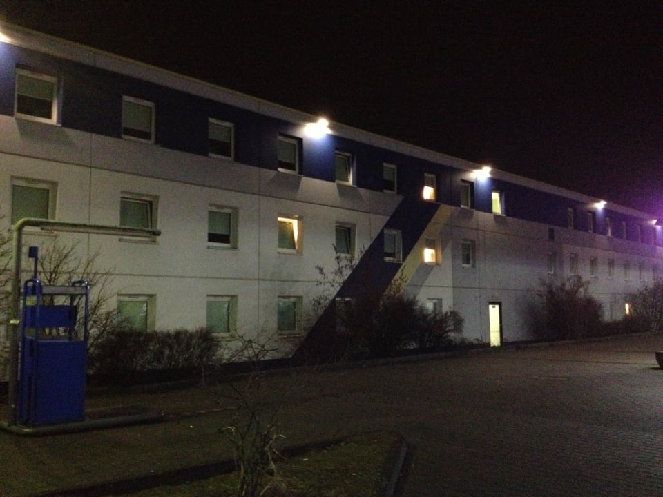 Von außen B&B HOTEL Köln-Porz