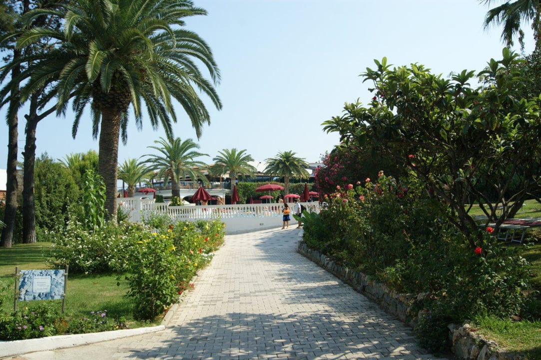 Gartenanlage Richtung Pool Aldiana Club Rocca Nettuno Calabria