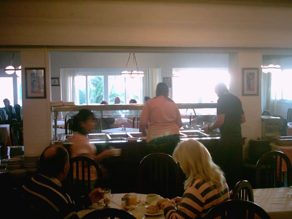 Essensausgabe.. Hostel Alcina