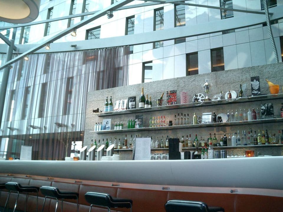 Barbereich 1 (innerhalb der grossen Lobby) Radisson Blu Hotel Köln