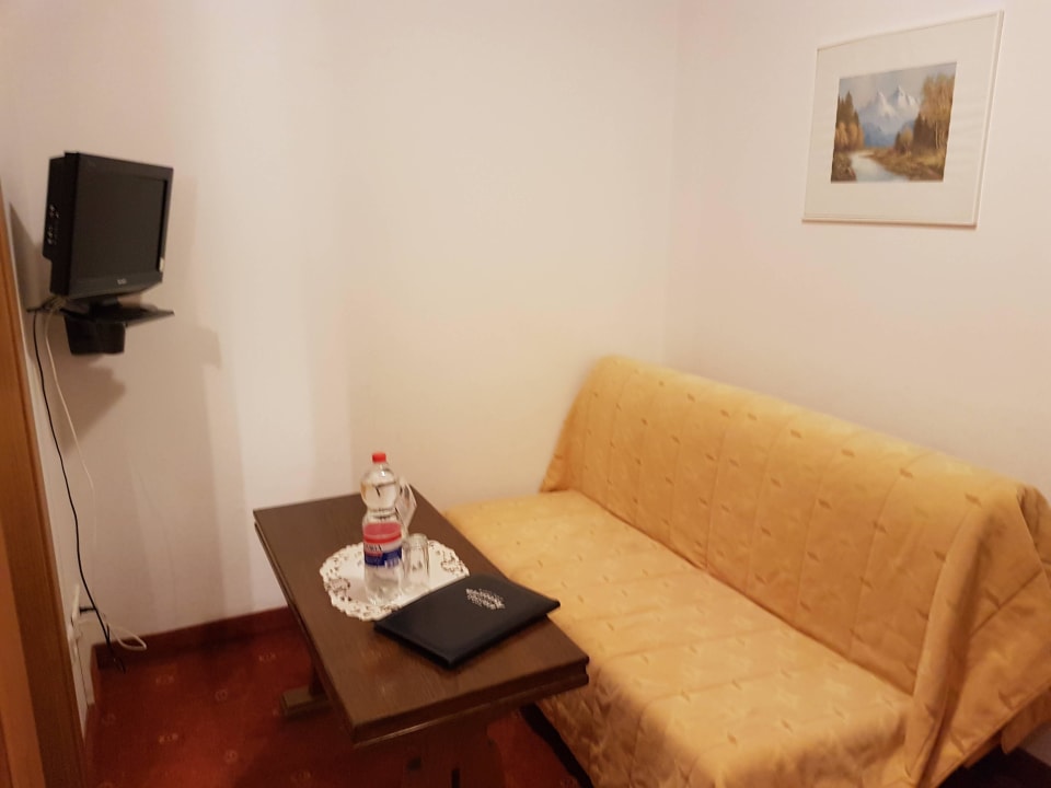 Zwischen Bad und Zimmer die Fernsehecke VAYA Kühtai