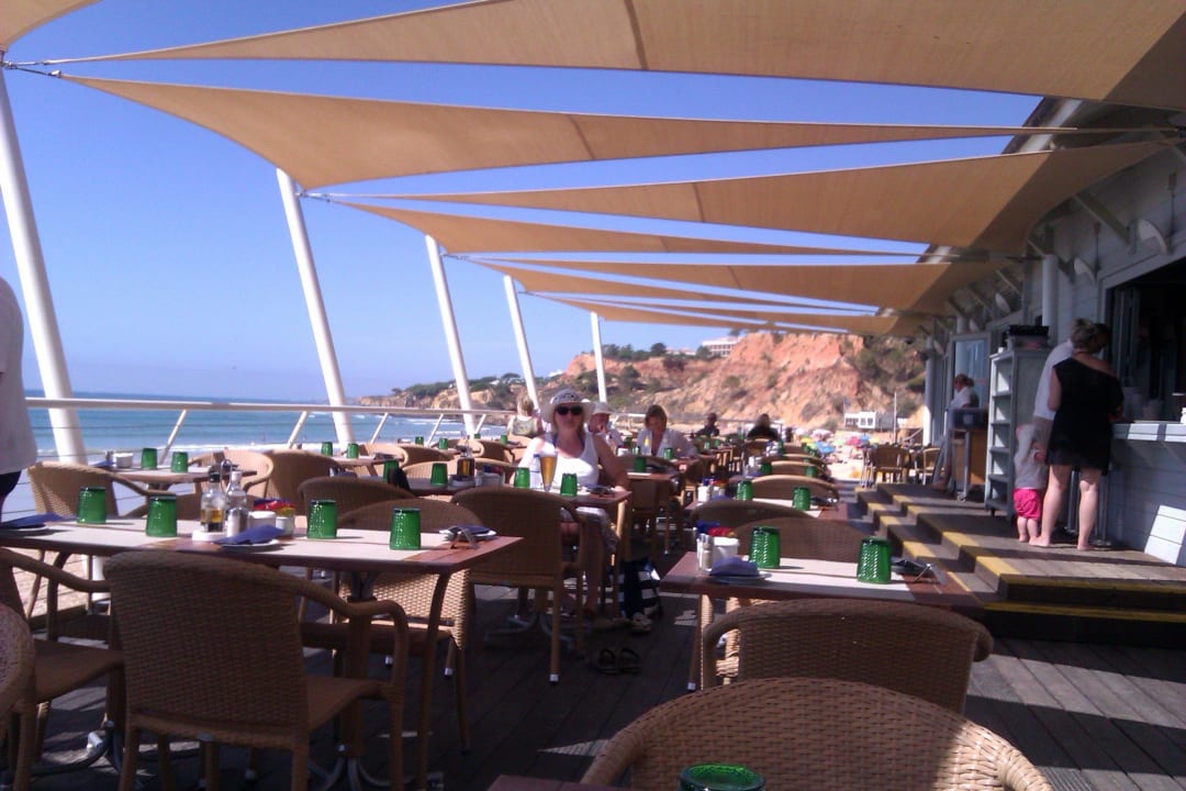 Exclusive Bar am feinsandigem Strand  PortoBay Falésia