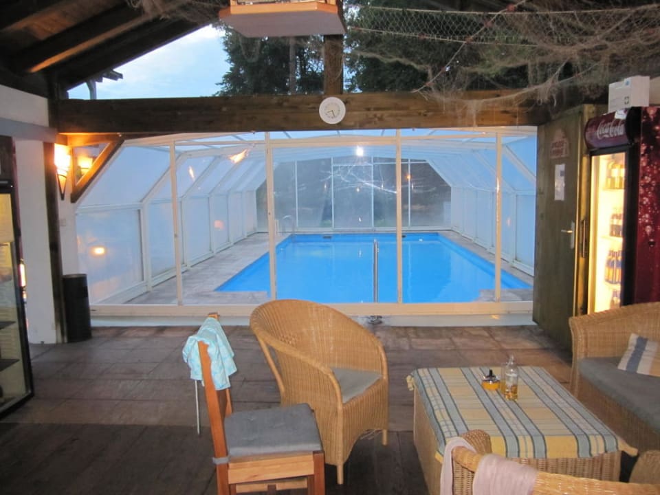 Blick Poolhaus - geschlossener Pool Hotel Garni Buchenhof