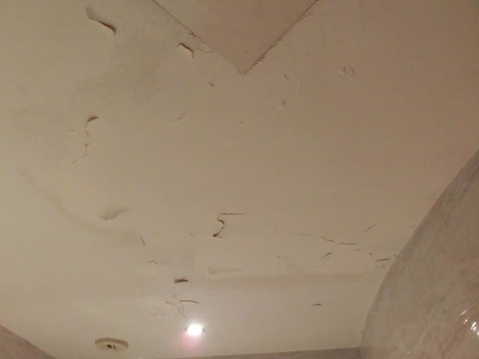 Decke Badezimmer Mercure Paris Gare Du Nord La Fayette