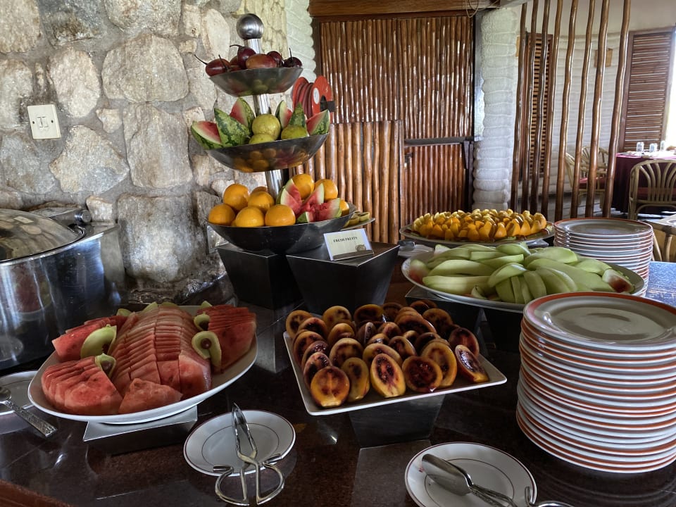 Gastro Salt Lick Safari Lodge
