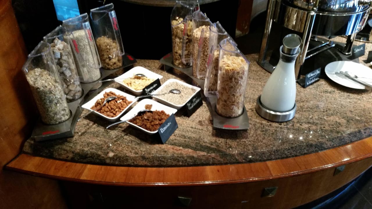 Teil des Frühstückbuffets Hotel Santo