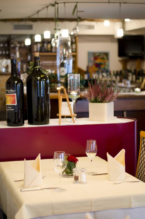 Gastzimmer mit Blick auf die Restaurant-Bar Hotel Staribacher Südsteiermark