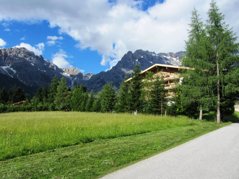 Schöne Lage und Aussicht Hotel Almhof