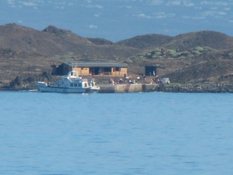 Blick vom Balkon zur Anlegestelle auf Los Lobos Hotel Riu Palace Tres Islas
