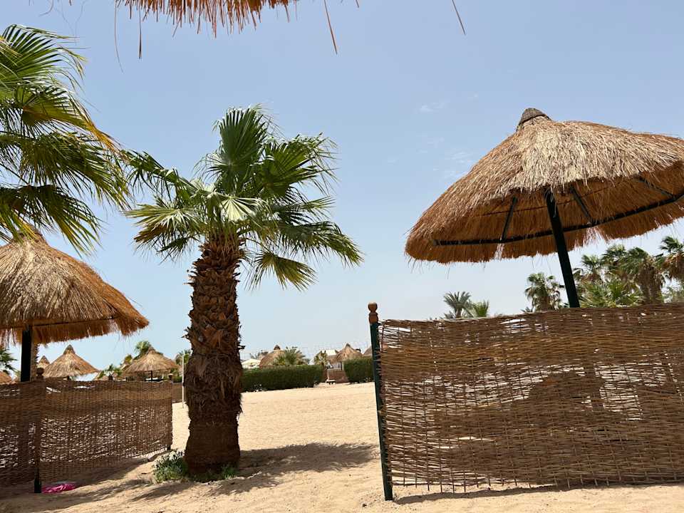 Strand Lotus Bay Beach Resort