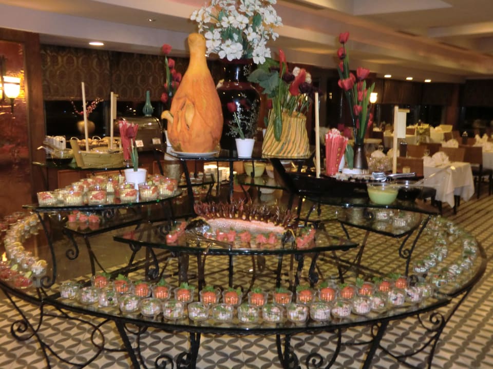 "Hüftgold" ohne Reue Limak Lara Deluxe Hotel & Resort