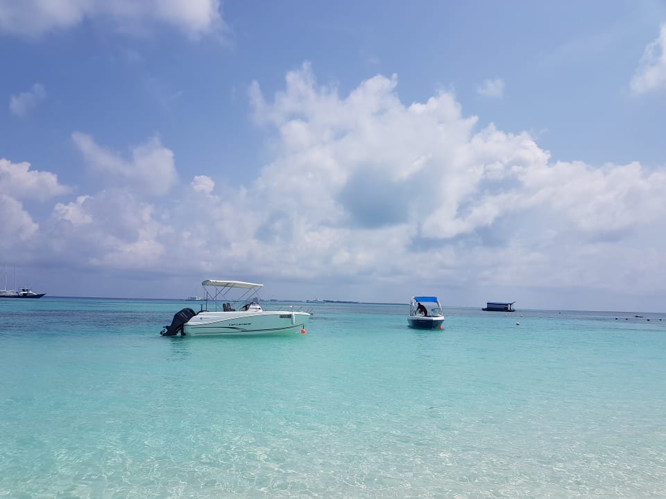 Strand Kuredu Island Resort & Spa