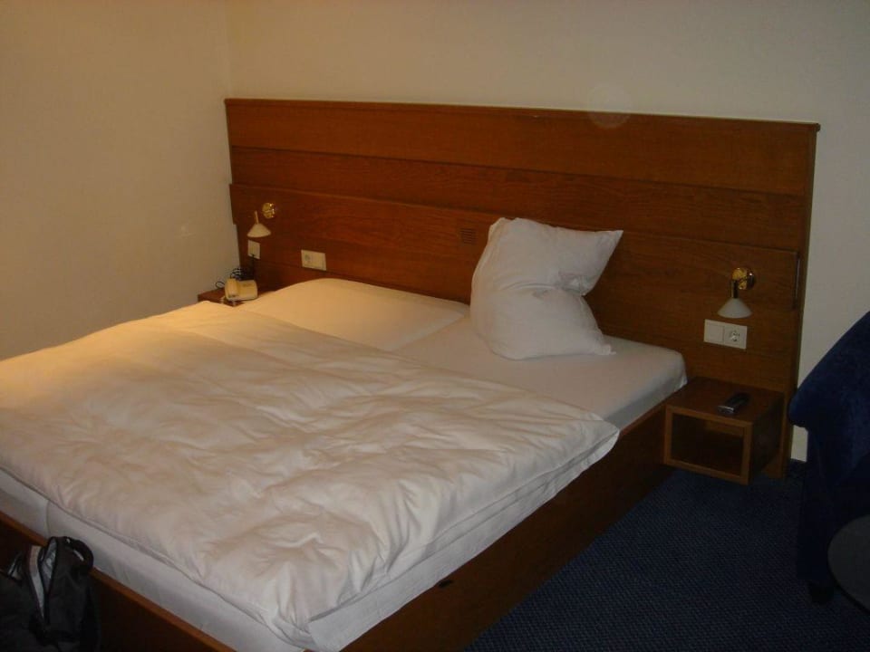 Das Bett - man beachte das Biber-Bettlaken Hotel Gut Brandlhof