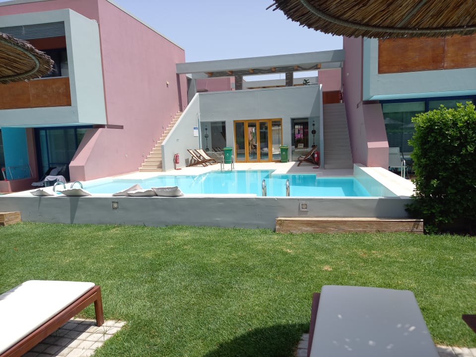 Pool Harmony Boutique Resort