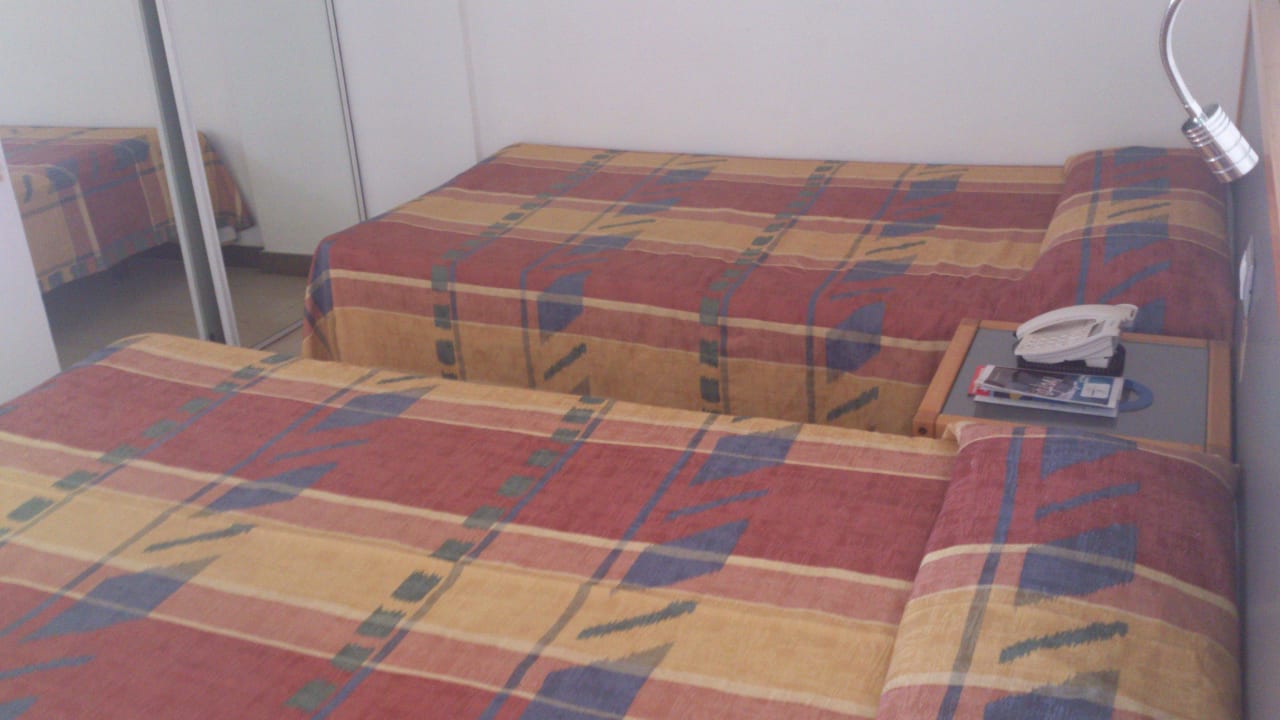 Кровати и шкаф-купе Hotel Udalla Park