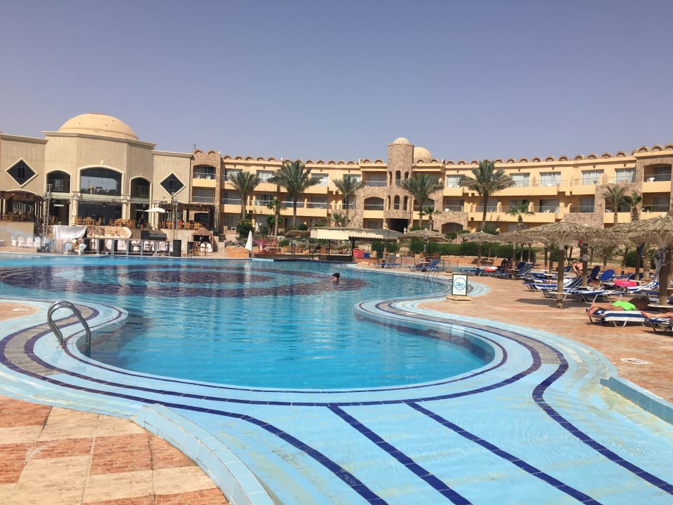 Pool Utopia Beach Club