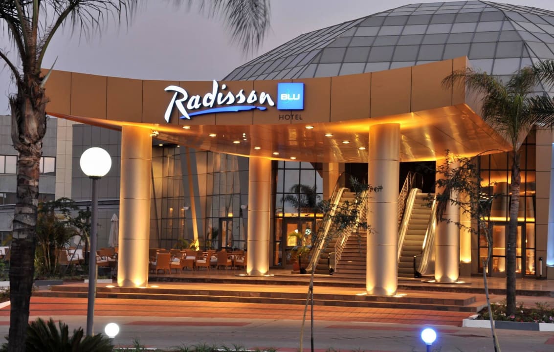 Front View Hotel Radisson Blu Lusaka