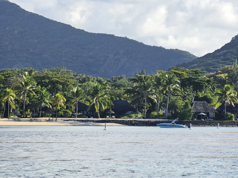 Strand Hotel Four Seasons Resort Mauritius at Anahita