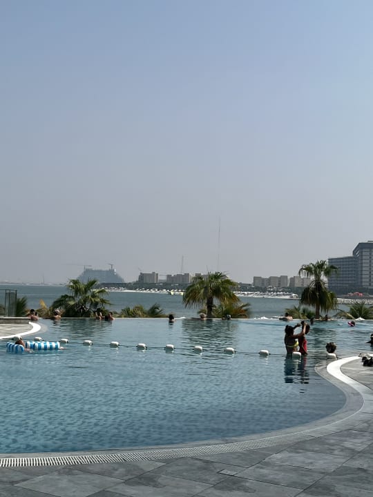 Pool Hampton by Hilton Marjan Island