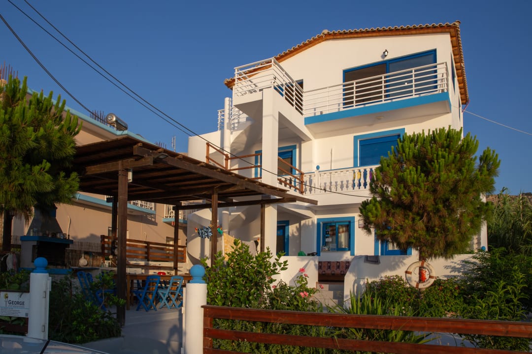 Außenansicht George Apartments Stegna