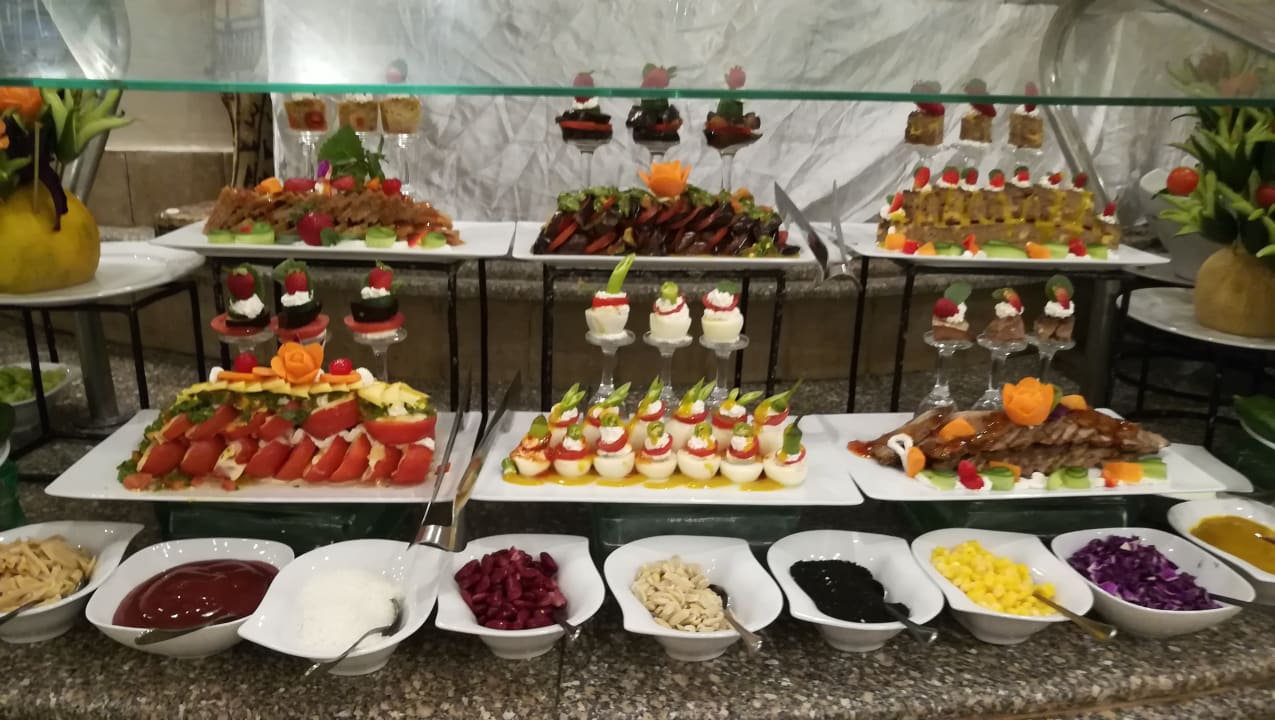 Gastro Moreno Horizon Spa & Resort