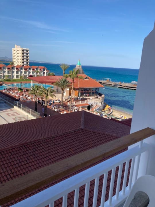 Ausblick Salamis Bay Conti Resort Hotel & Casino