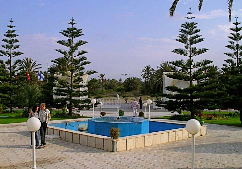 Eingangstor mit Pförtnerloge Hotel Amir Palace