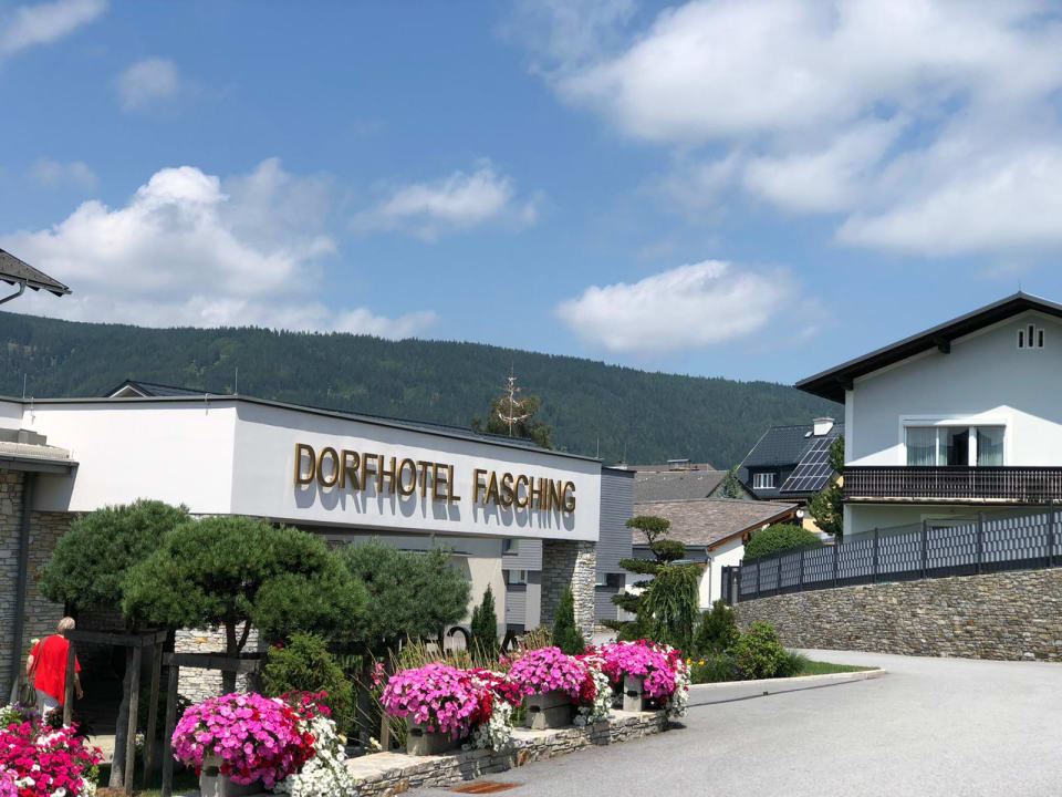 Außenansicht Dorfhotel Fasching