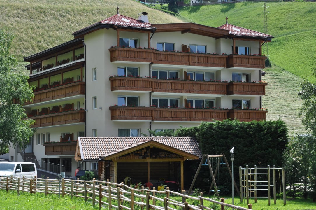Außenansicht Hotel Wiesenhof Garden Resort