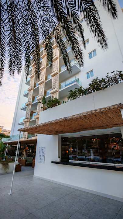 Außenansicht Hotel HM Ayron Park