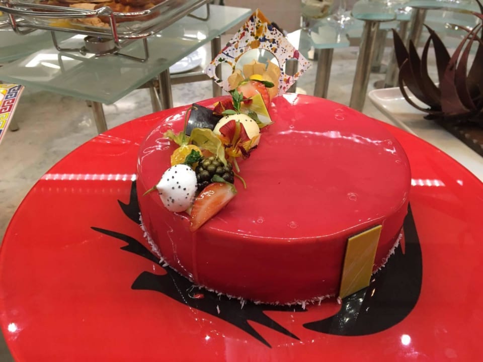 Kuchen Acanthus Cennet Barut Collection