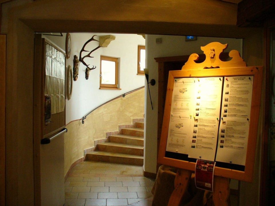 Aufgang zu den Zimmern Hotel Tharerwirt