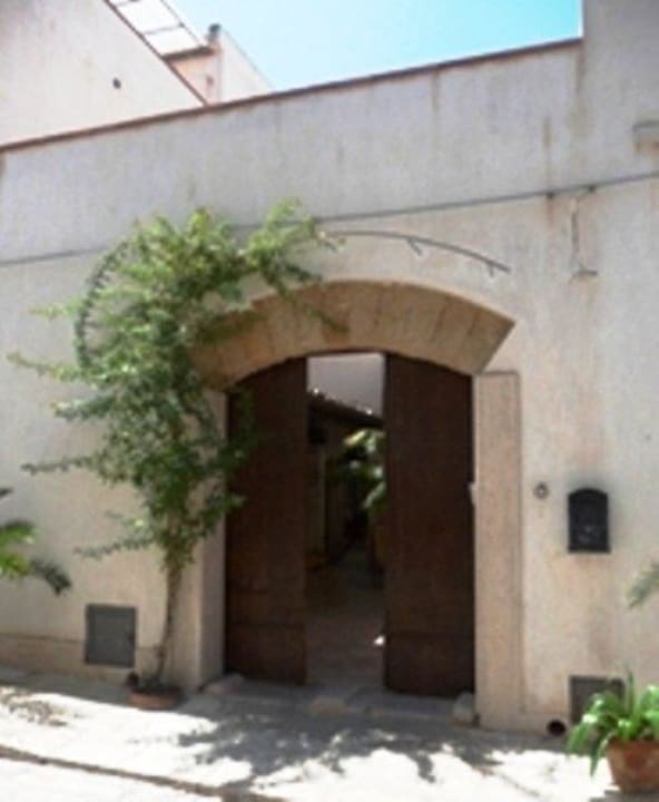 Esterno domus Apartments Mediterranea Domus