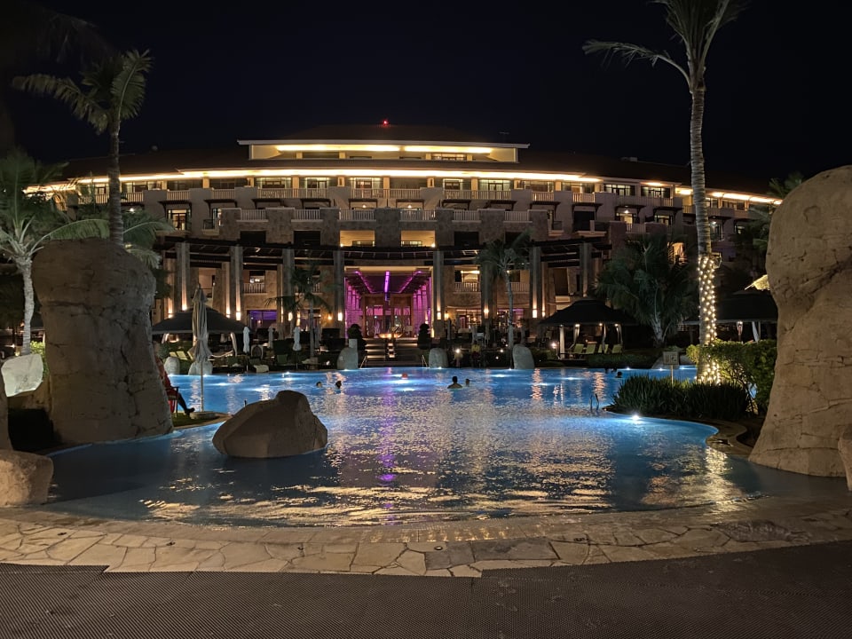 Pool Sofitel Dubai The Palm Resort & Spa