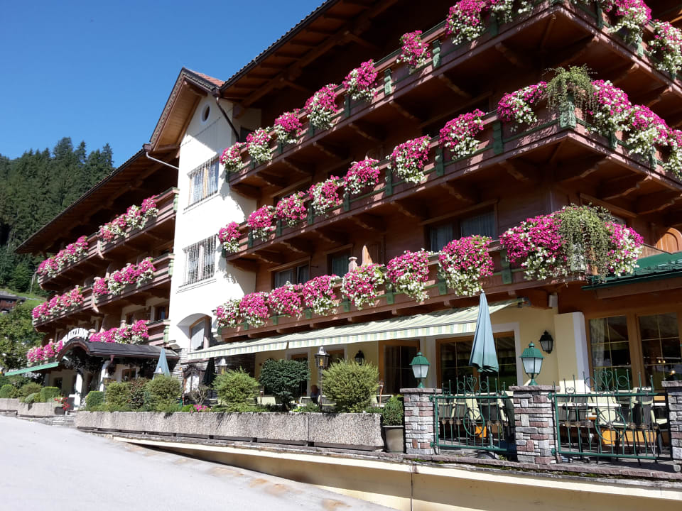 Außenansicht Platzlhof - Mein Hotel im Zillertal