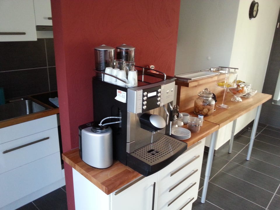 Küche mit Kaffeemaschine, Tee, Gebäck for free Gästehaus Haus am Kipp