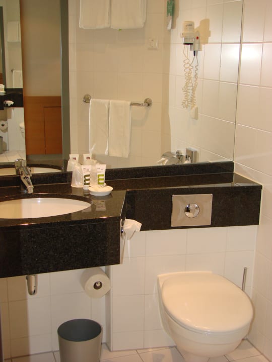 Bad - Toilette Hotel Mercure Düsseldorf City Nord