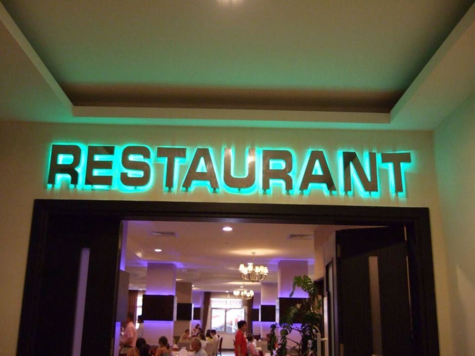 Restaurant Eingang am Abend Calimera Hane Garden