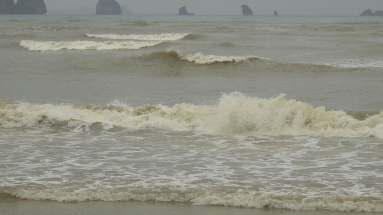 Волны в мае Peace Laguna Resort and Spa