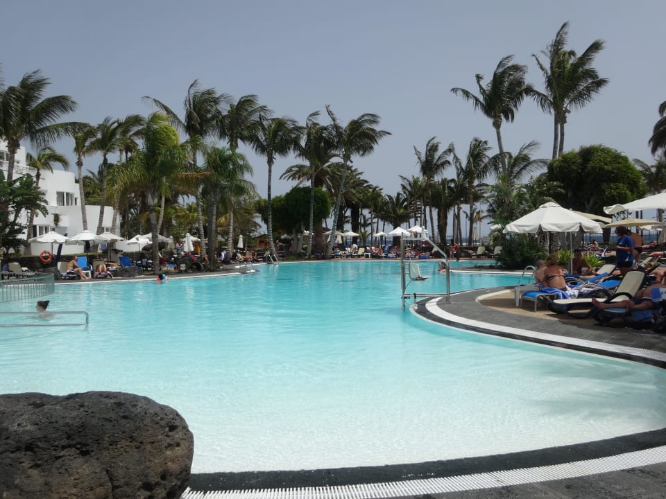 Die Poolanlage Hipotels La Geria