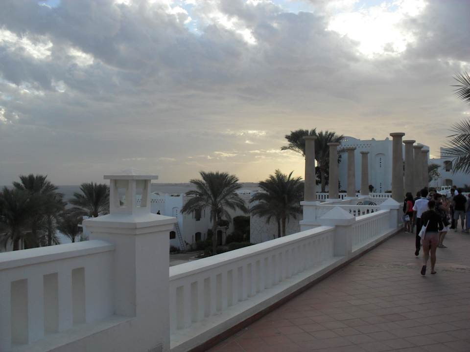 Widok na wybrzeże Hotel Continental Garden Reef Resort