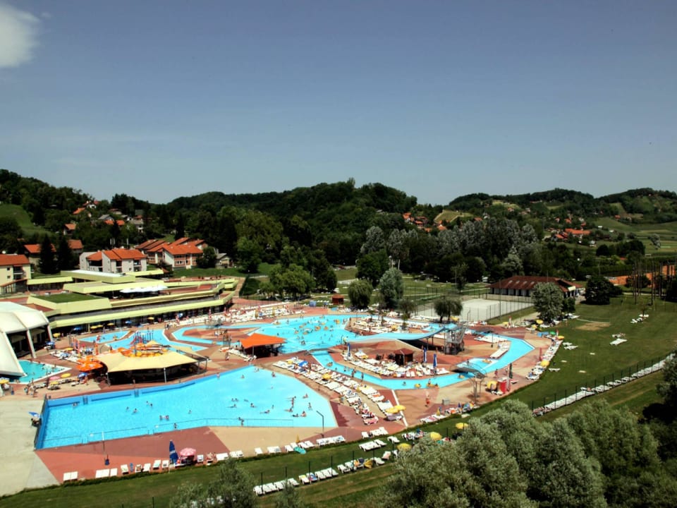 Nearby Swimming pools MiaMea Apartment