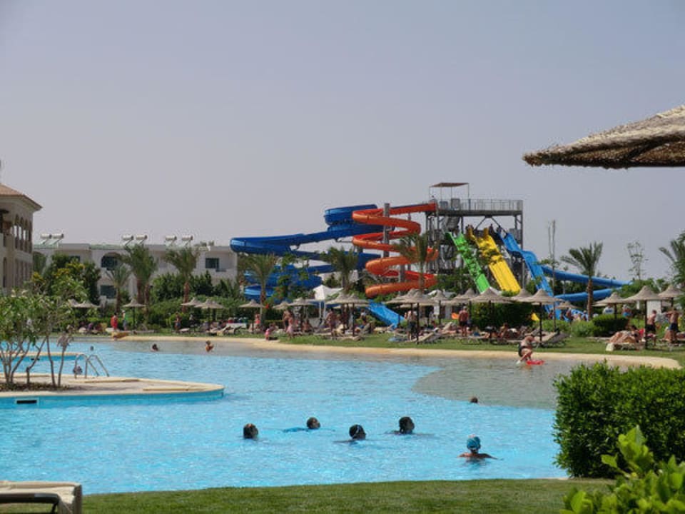 Pool am Strand JAZ Aquamarine Resort