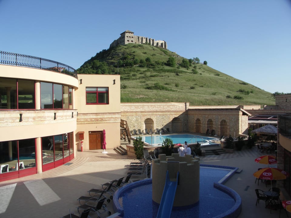 Wellnessgebäude  und Pools Hotel Kapitany Wellness