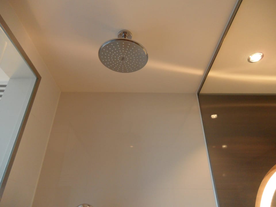 Dusche  Lindner Hotel Dusseldorf Seestern, part of JdV by Hyatt