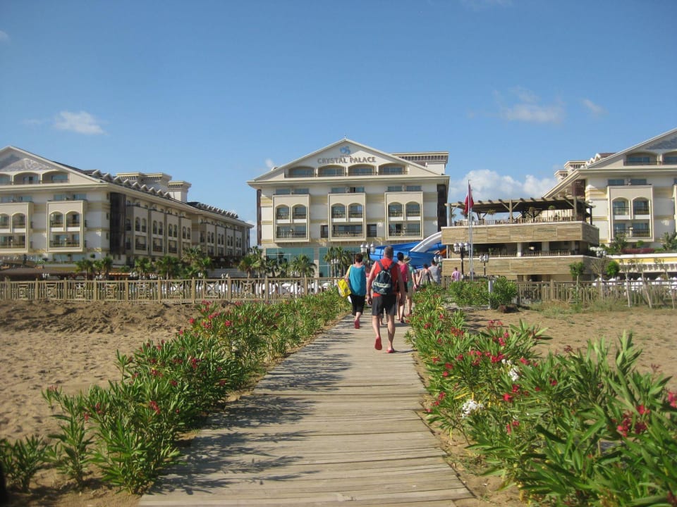 Weg vom Strand zum Hotel Diamond Excellence Resort & Spa