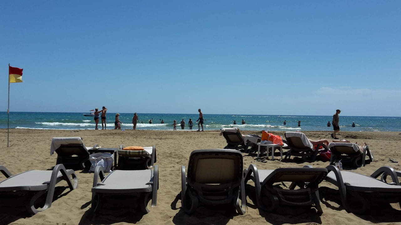 Schöner feiner Sandstrand Aydinbey Kings Palace & Spa