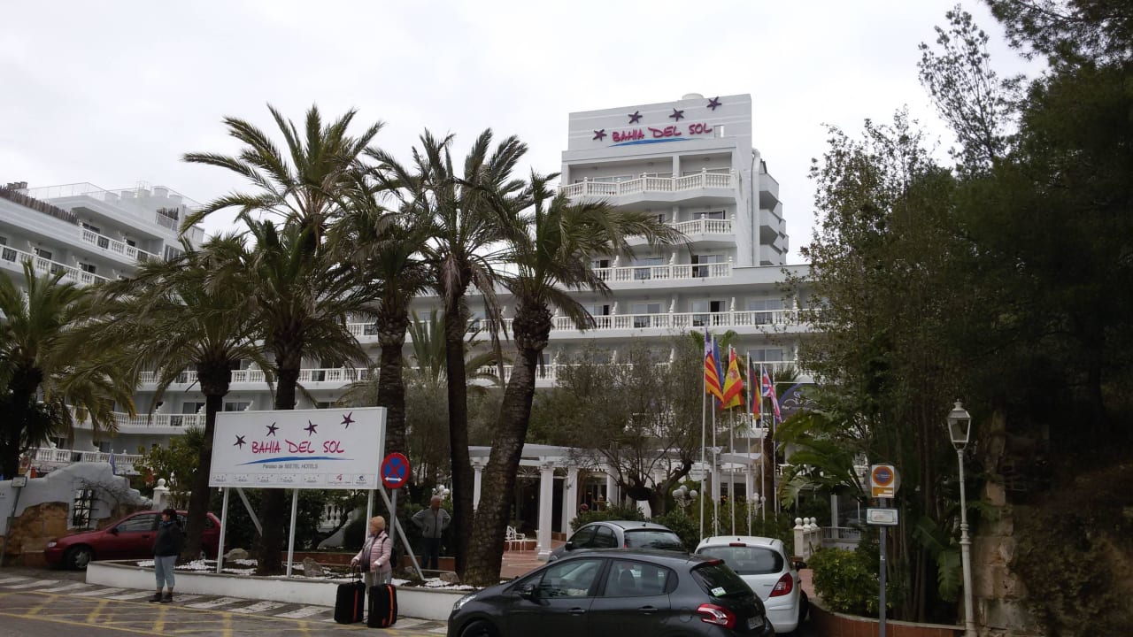 Vorderansicht des Hotels Hotel Bahia del Sol